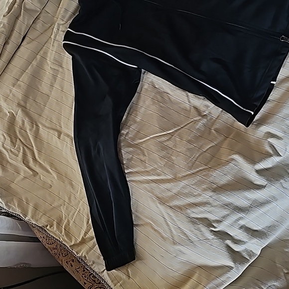 Black and white jacket - Picture 13 of 14